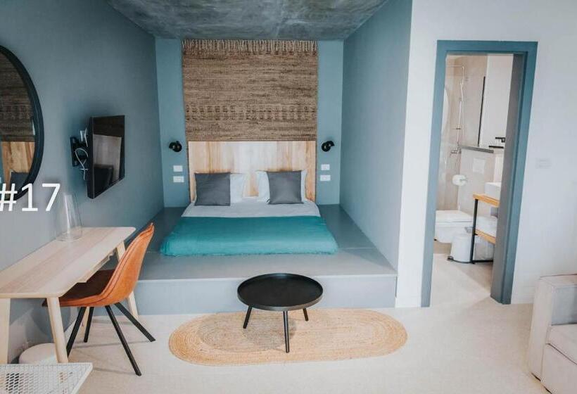 Bed and Breakfast The Pines Experiment Favelas