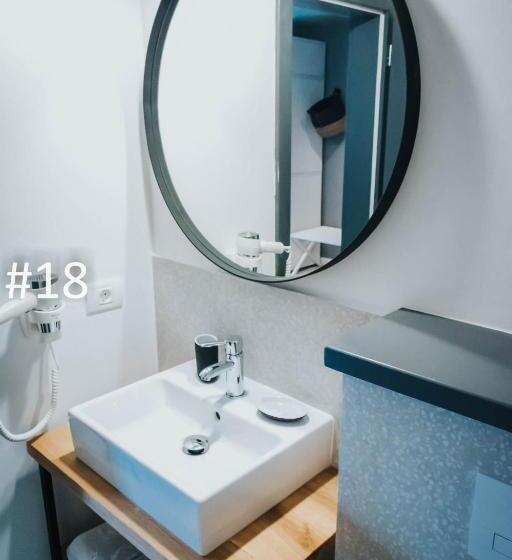 Bed and Breakfast The Pines Experiment Favelas