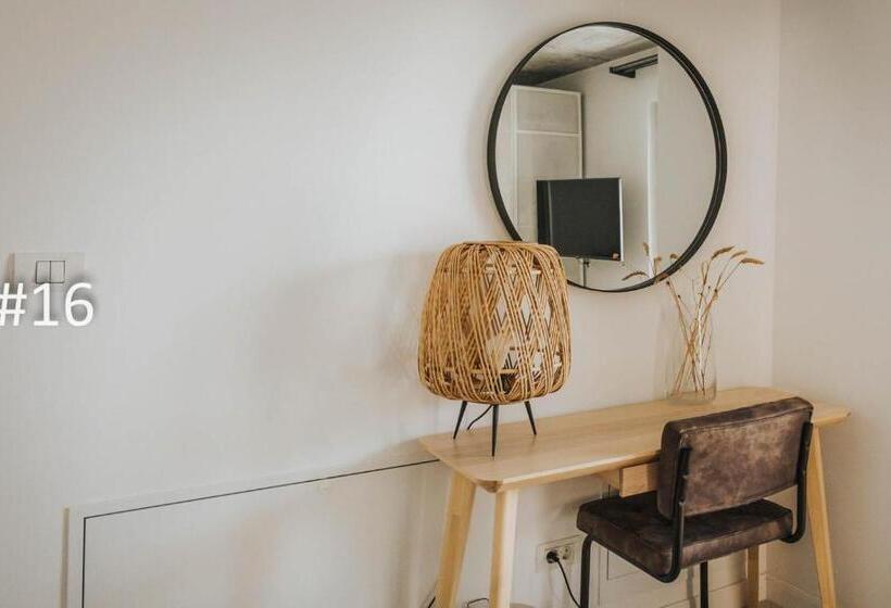 Bed and Breakfast The Pines Experiment Favelas