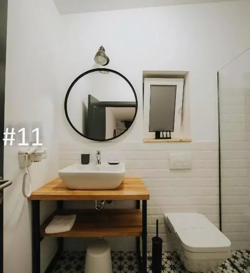 تختخواب و صبحانه The Pines Experiment Favelas
