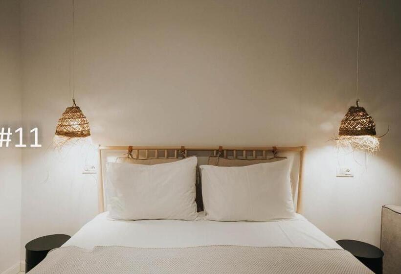 Bed and Breakfast The Pines Experiment Favelas