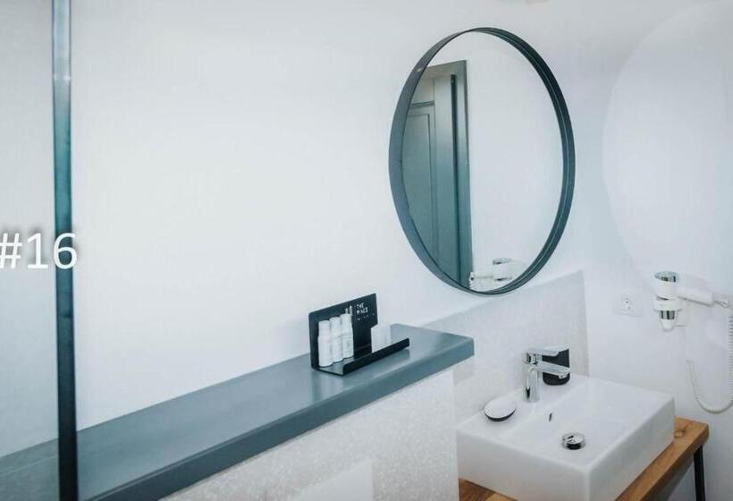 Bed and Breakfast The Pines Experiment Favelas