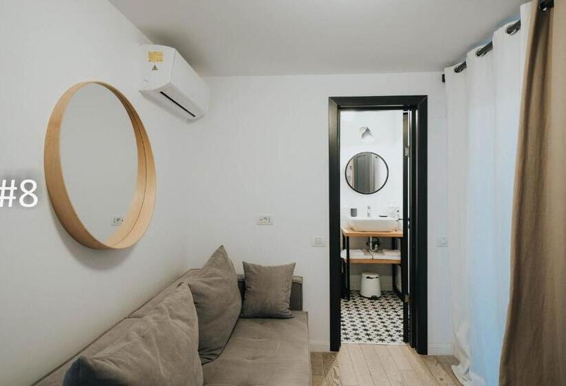 Bed and Breakfast The Pines Experiment Favelas