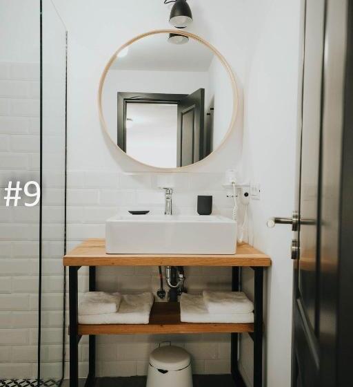 Bed and Breakfast The Pines Experiment Favelas