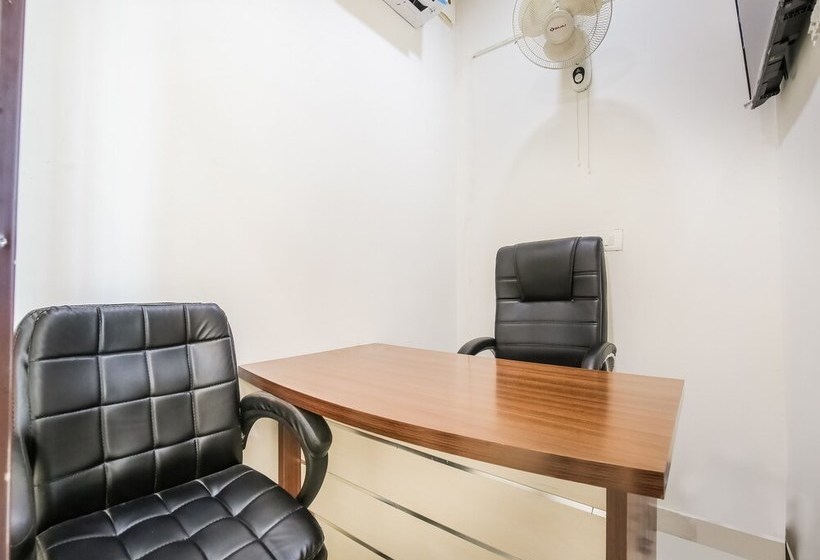 Hotell Spot On 47204 Royal Guest House