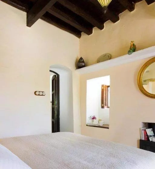 Hotelli Agroturismo Can Talaias San Carlos