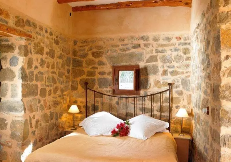 Hotelli Agroturismo Can Talaias San Carlos
