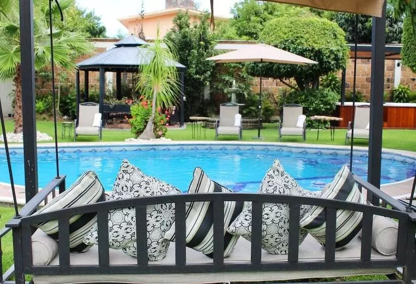 هتل Boutique La Rioja