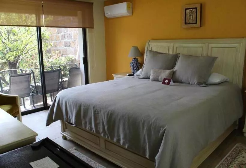 هتل Boutique La Rioja