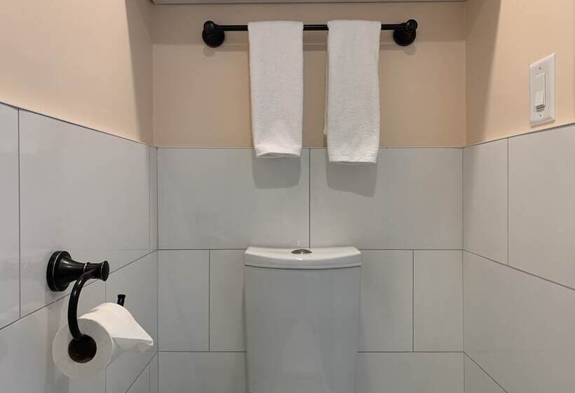 בית מלון כפרי The Cabot Lodge