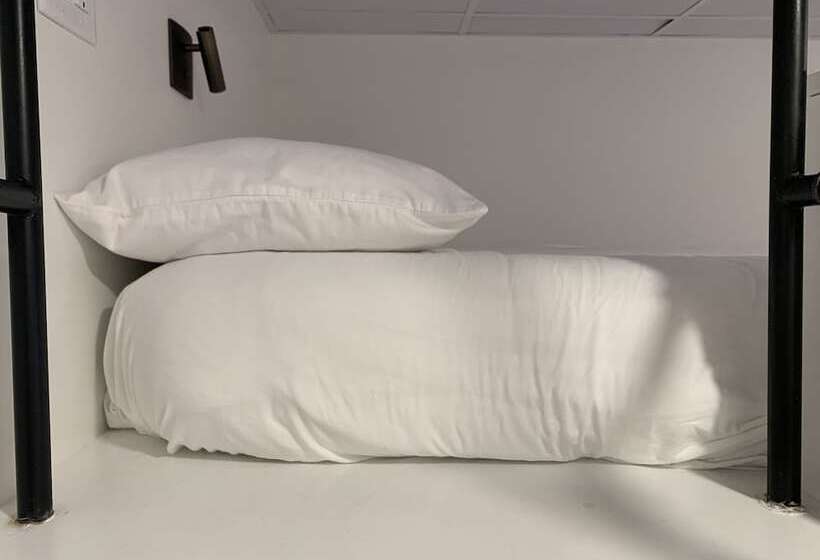 בית מלון כפרי The Cabot Lodge