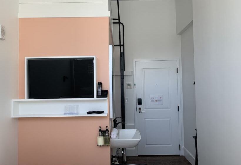 בית מלון כפרי The Cabot Lodge