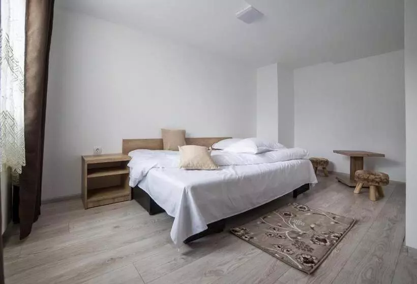 Majatalo Casa Burduhos