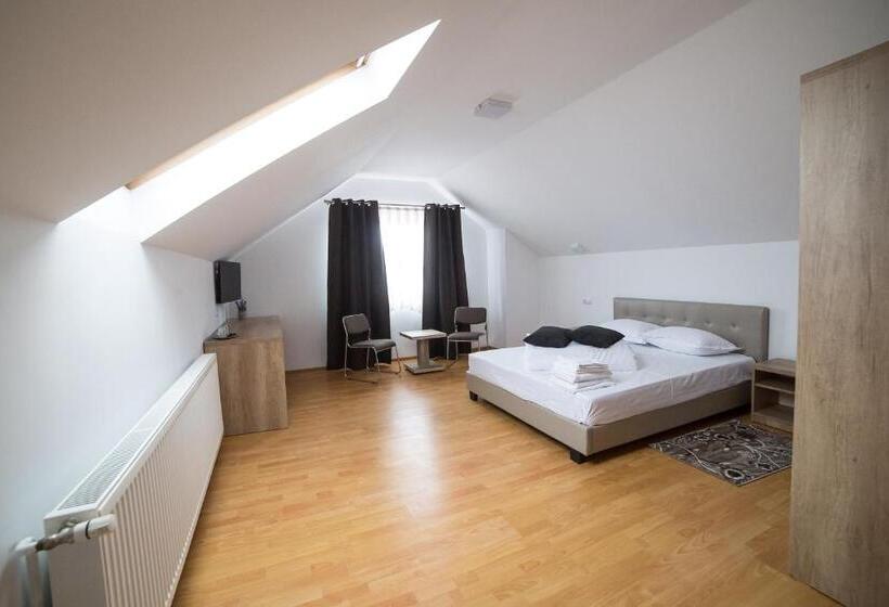 پانسیون Casa Burduhos