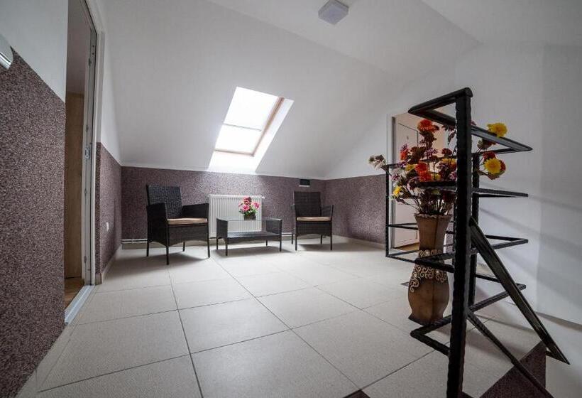 پانسیون Casa Burduhos