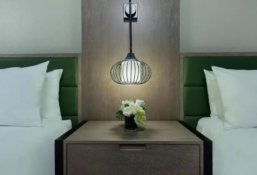 Hotelli Oxford Suites Paso Robles