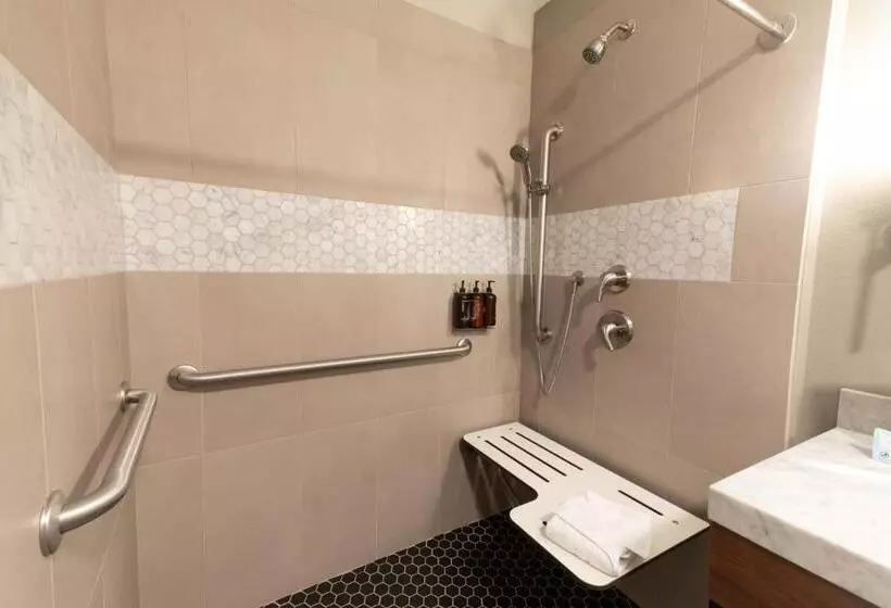 Hotelli Oxford Suites Paso Robles