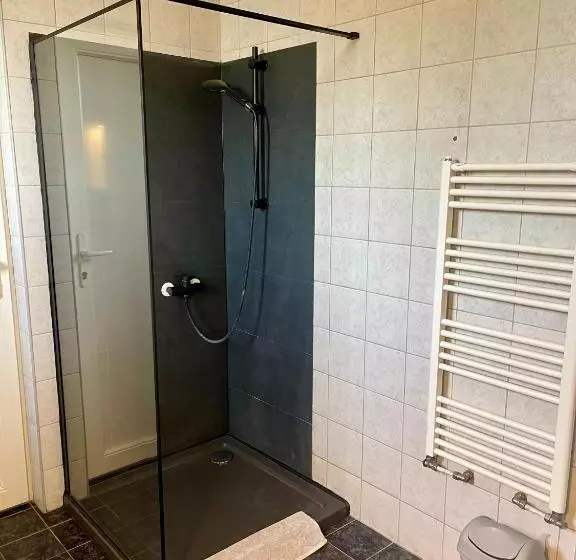 ペンション Airport Jazmin Guesthouse