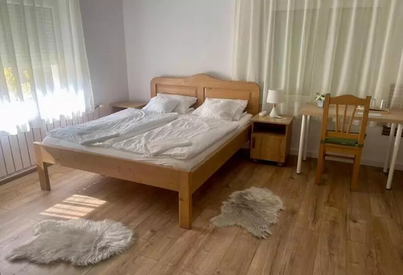 ペンション Airport Jazmin Guesthouse