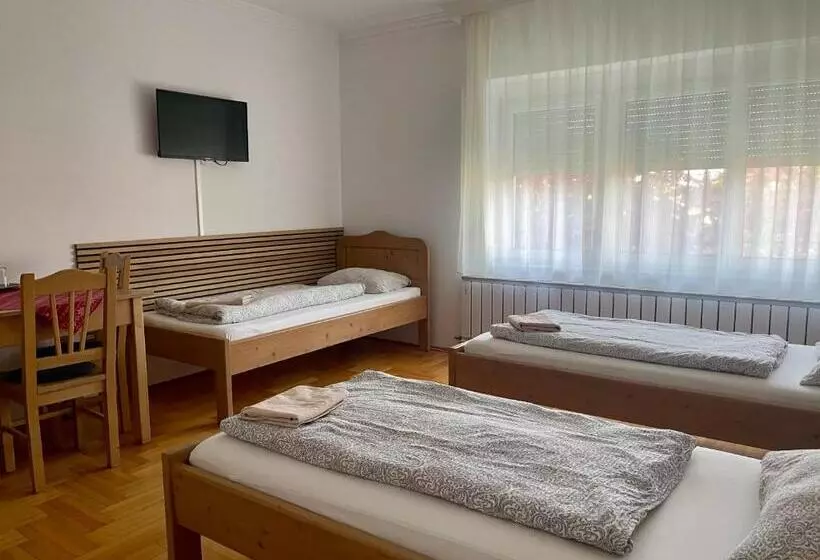 ペンション Airport Jazmin Guesthouse