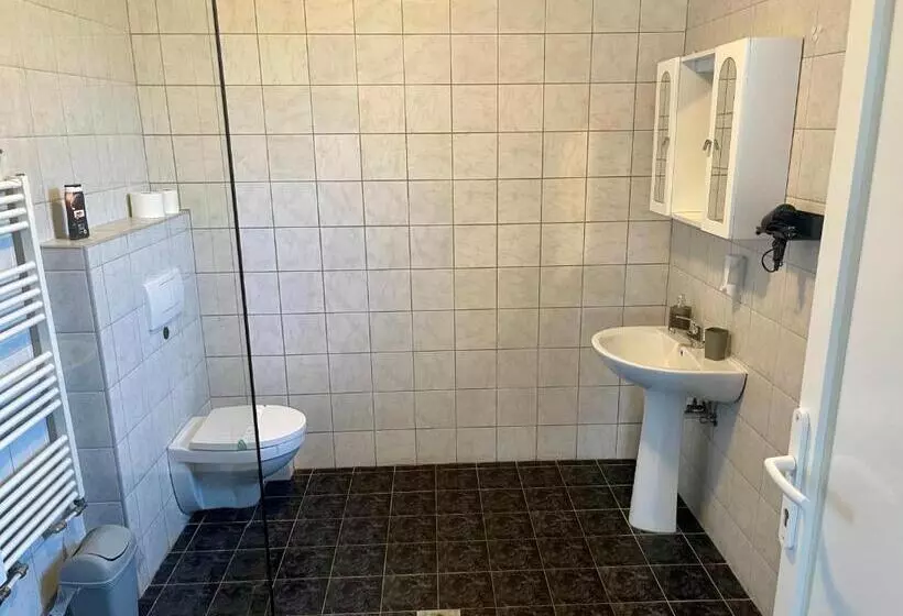 ペンション Airport Jazmin Guesthouse