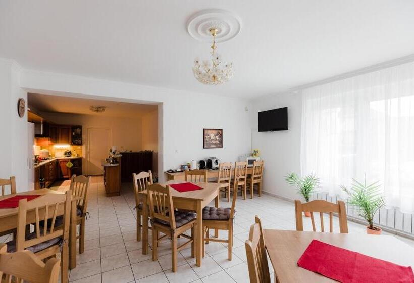 Majatalo Airport Jazmin Guesthouse