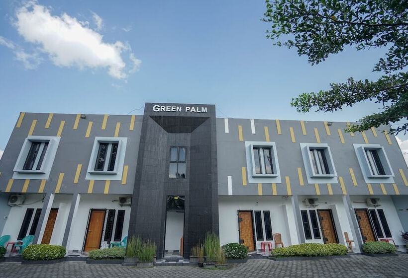 Отель Oyo 1266 Green Palm Syariah
