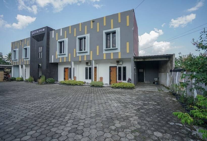 Отель Oyo 1266 Green Palm Syariah