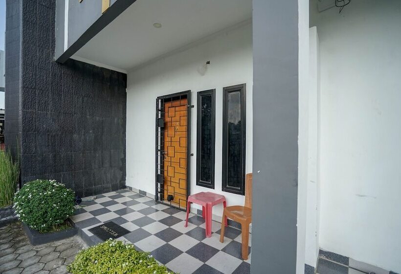 Отель Oyo 1266 Green Palm Syariah