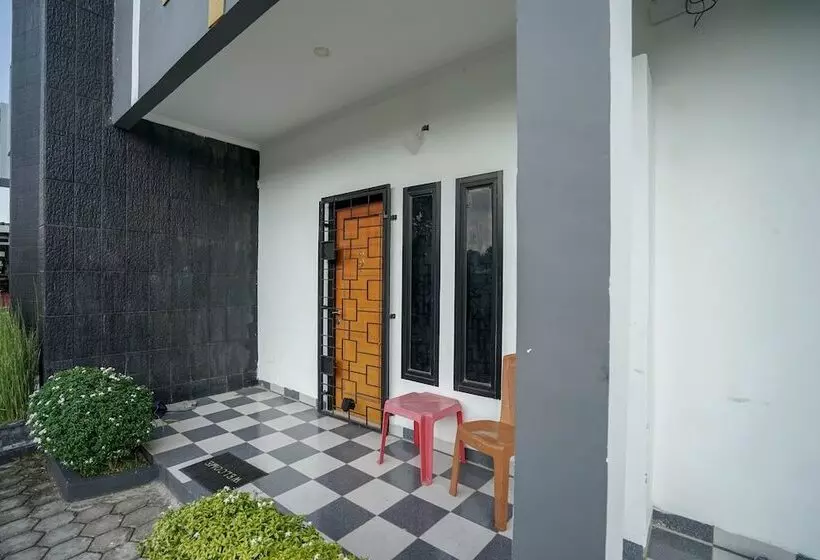 ホテル Oyo 1266 Green Palm Syariah