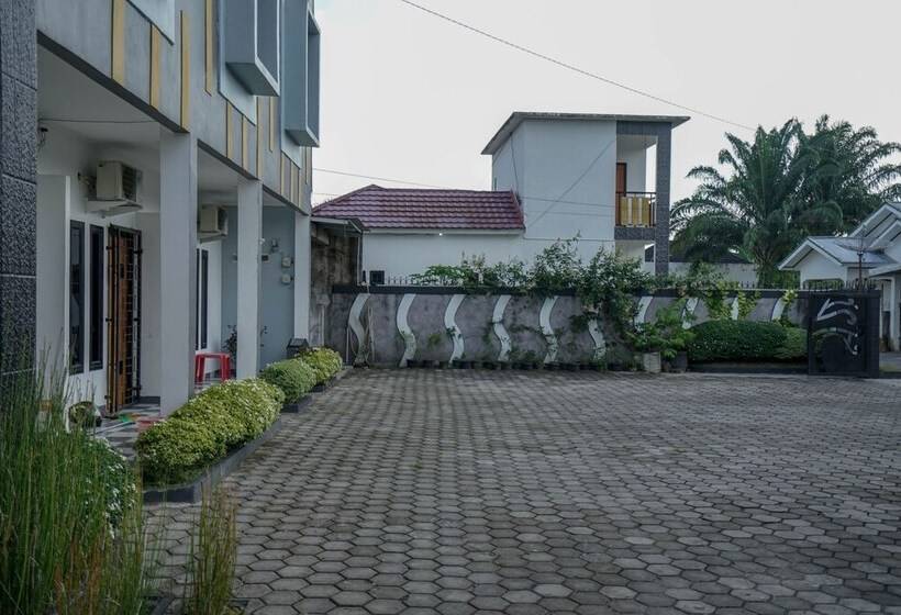 Отель Oyo 1266 Green Palm Syariah