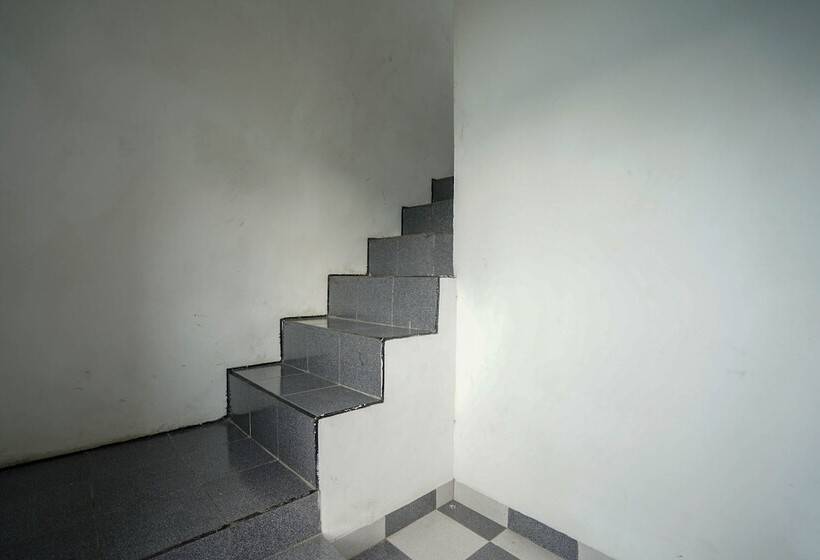 Отель Oyo 1266 Green Palm Syariah