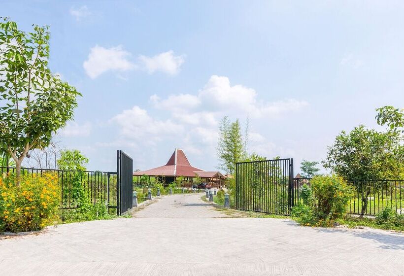 فندق Oyo 1304 Roemah Gladak Kebon Sidoluhur