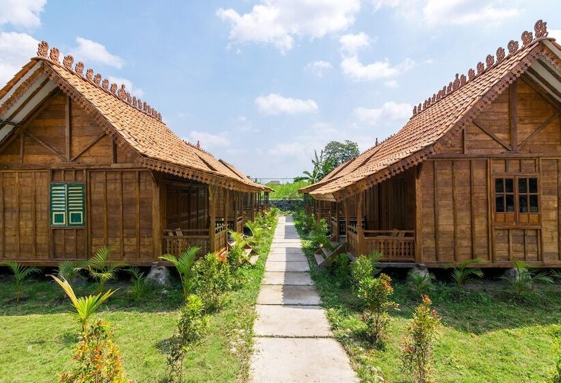 فندق Oyo 1304 Roemah Gladak Kebon Sidoluhur