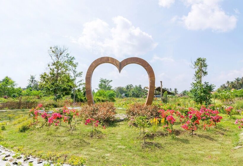 فندق Oyo 1304 Roemah Gladak Kebon Sidoluhur