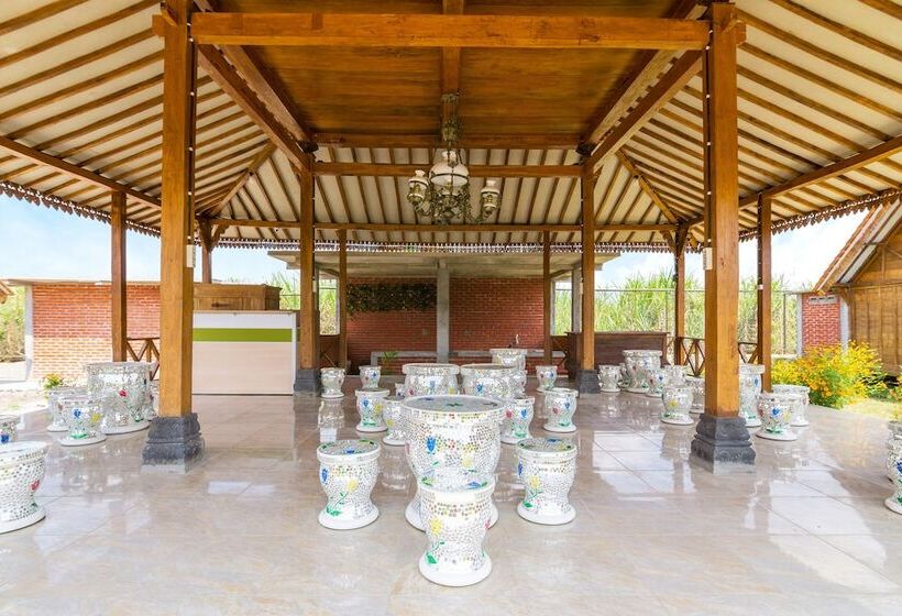 فندق Oyo 1304 Roemah Gladak Kebon Sidoluhur