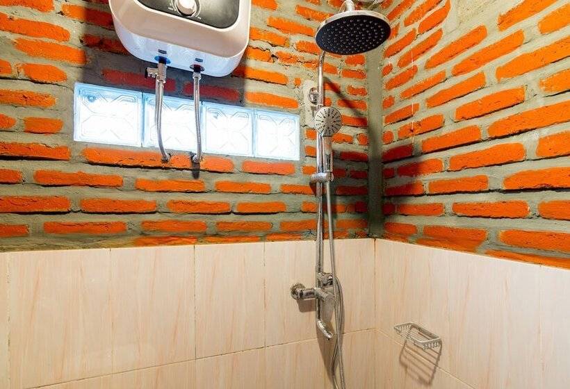 فندق Oyo 1304 Roemah Gladak Kebon Sidoluhur