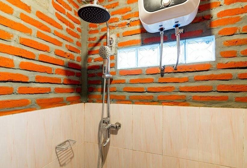 فندق Oyo 1304 Roemah Gladak Kebon Sidoluhur