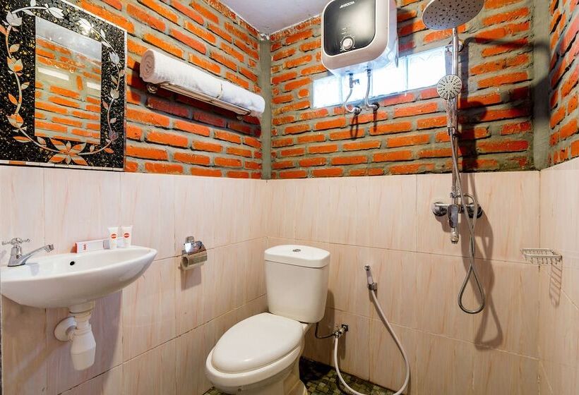 فندق Oyo 1304 Roemah Gladak Kebon Sidoluhur