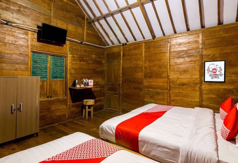 فندق Oyo 1304 Roemah Gladak Kebon Sidoluhur