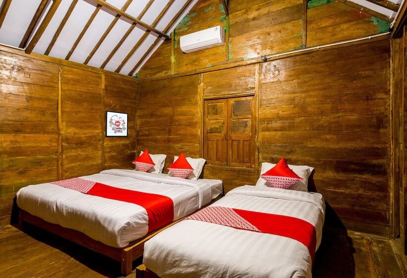 فندق Oyo 1304 Roemah Gladak Kebon Sidoluhur