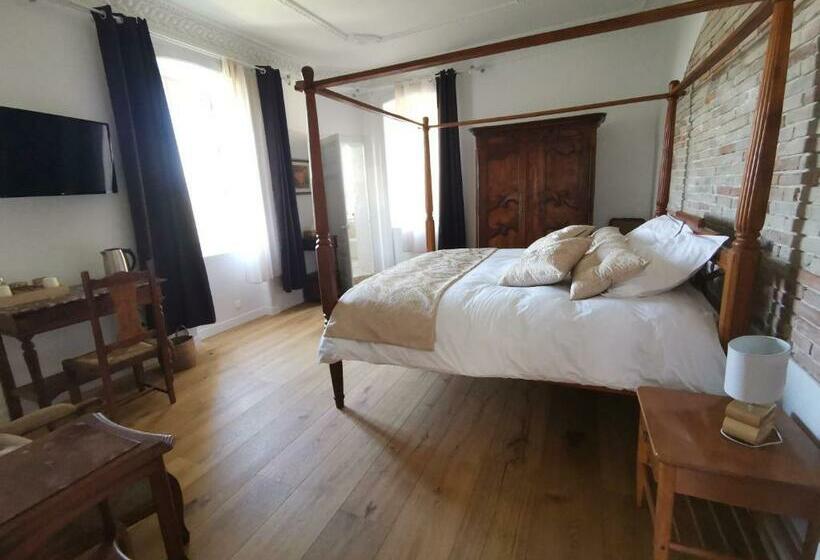 膳宿费 Chateau De Saintgenix