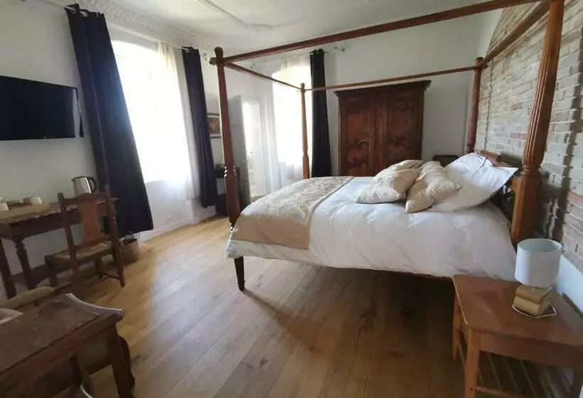 Majatalo Chateau De Saintgenix