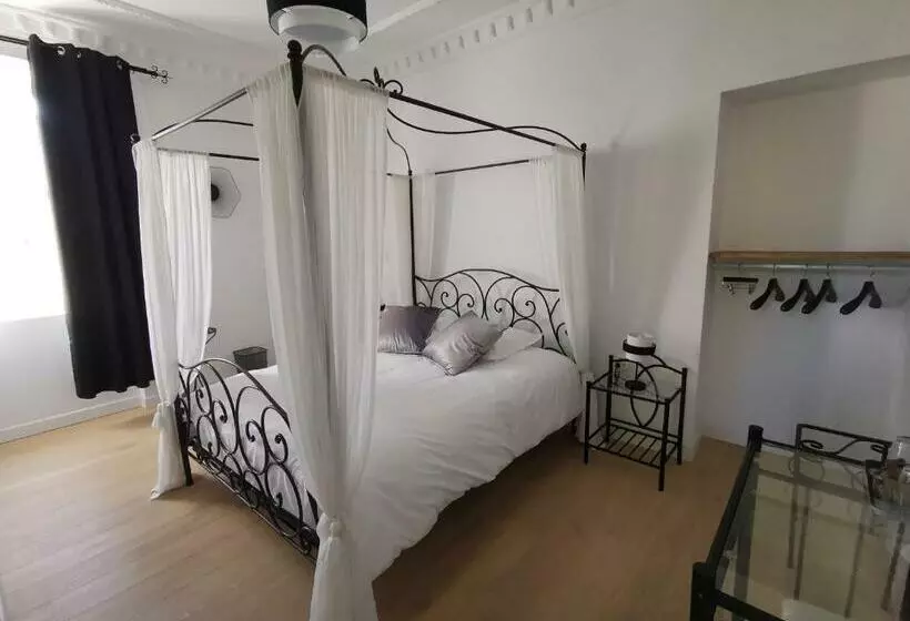 Majatalo Chateau De Saintgenix