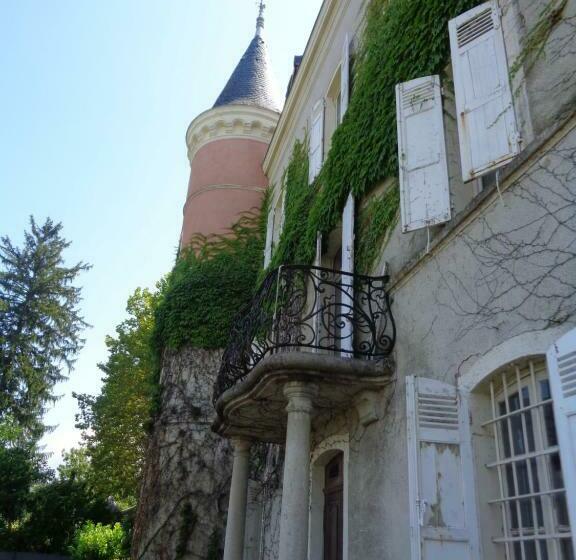 膳宿费 Chateau De Saintgenix
