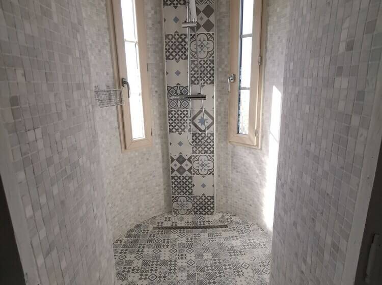 膳宿费 Chateau De Saintgenix