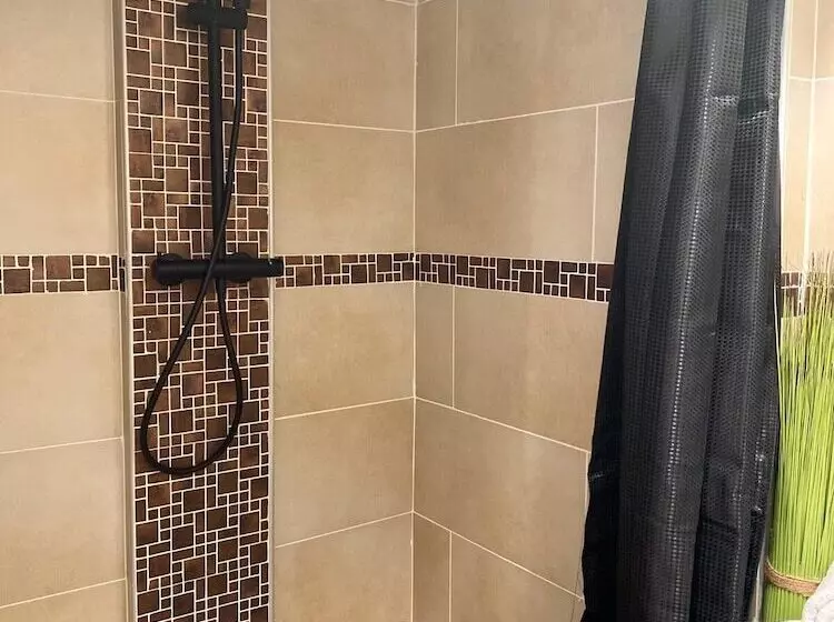 Majatalo Chateau De Saintgenix