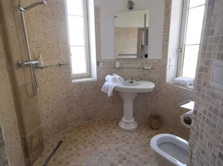 Majatalo Chateau De Saintgenix