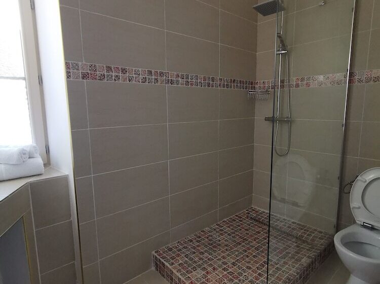 膳宿费 Chateau De Saintgenix