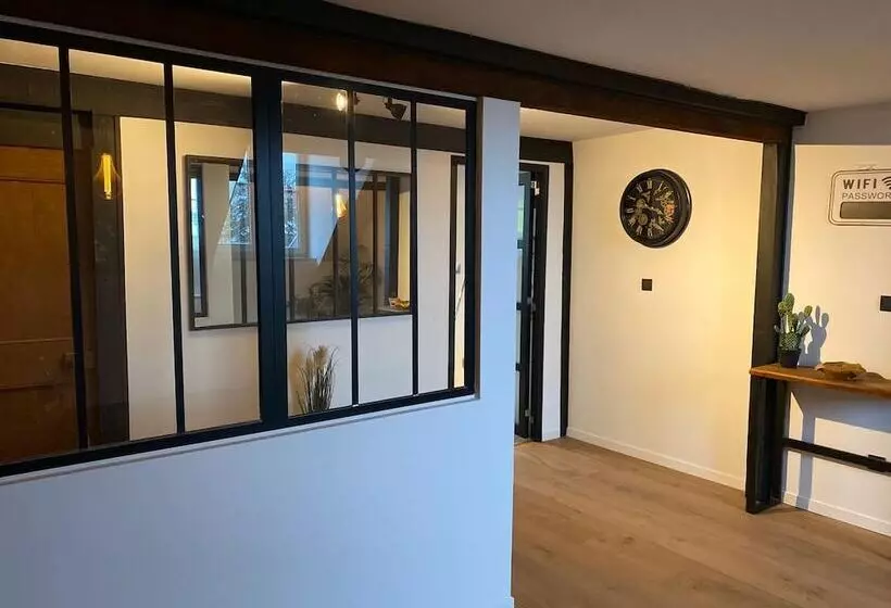 Majatalo Chateau De Saintgenix